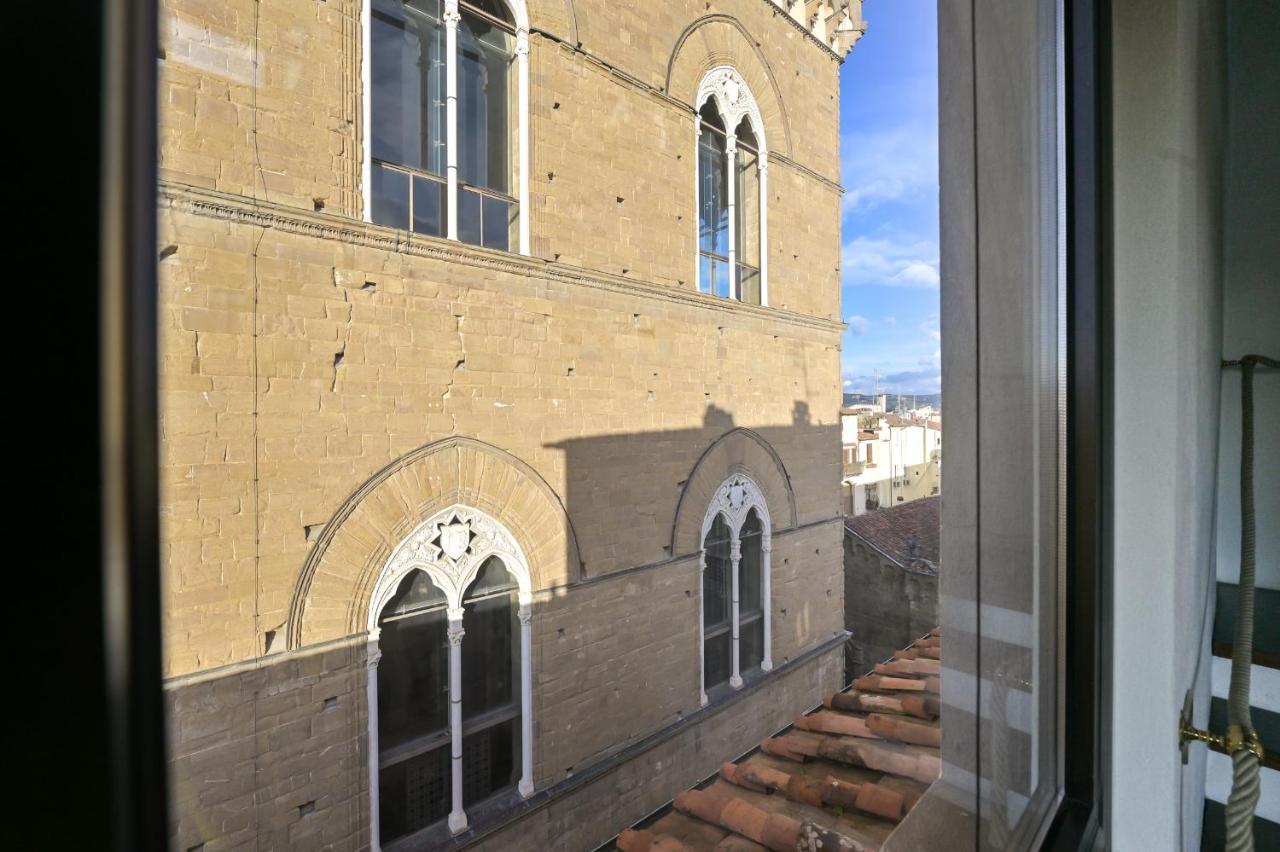 Via Lamberti, 3 - Florence Charming Apartments - Charming And Historic 5Th-Floor Attic Apartment With Elevator In A Building At The Heart Of Vibrant Florence, Just A 2-Minute Walk From All Attractions Exterior photo