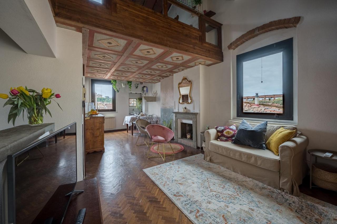 Via Lamberti, 3 - Florence Charming Apartments - Charming And Historic 5Th-Floor Attic Apartment With Elevator In A Building At The Heart Of Vibrant Florence, Just A 2-Minute Walk From All Attractions Exterior photo