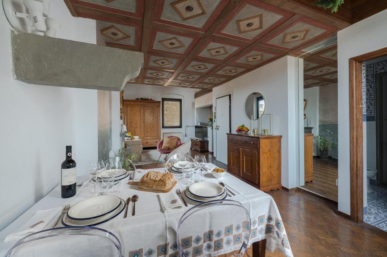 Via Lamberti, 3 - Florence Charming Apartments - Charming And Historic 5Th-Floor Attic Apartment With Elevator In A Building At The Heart Of Vibrant Florence, Just A 2-Minute Walk From All Attractions Exterior photo