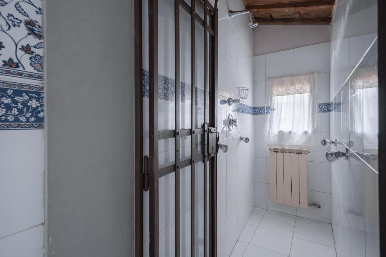 Via Lamberti, 3 - Florence Charming Apartments - Charming And Historic 5Th-Floor Attic Apartment With Elevator In A Building At The Heart Of Vibrant Florence, Just A 2-Minute Walk From All Attractions Exterior photo