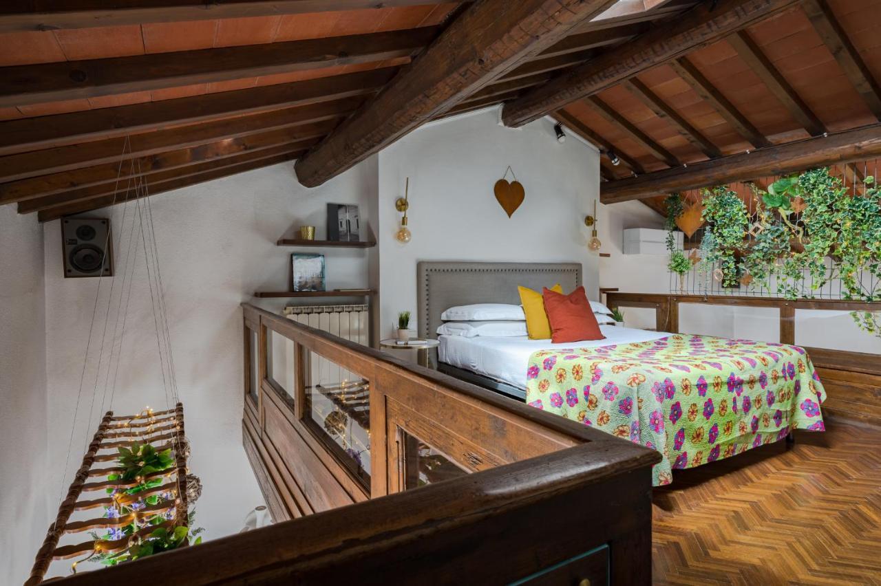 Via Lamberti, 3 - Florence Charming Apartments - Charming And Historic 5Th-Floor Attic Apartment With Elevator In A Building At The Heart Of Vibrant Florence, Just A 2-Minute Walk From All Attractions Exterior photo